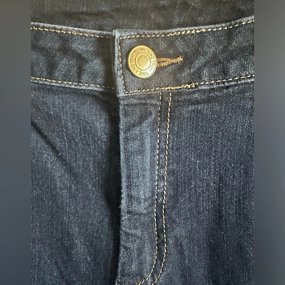 Time & Tru NWOT boot cut dark denim jeans - Picture 4 of 7